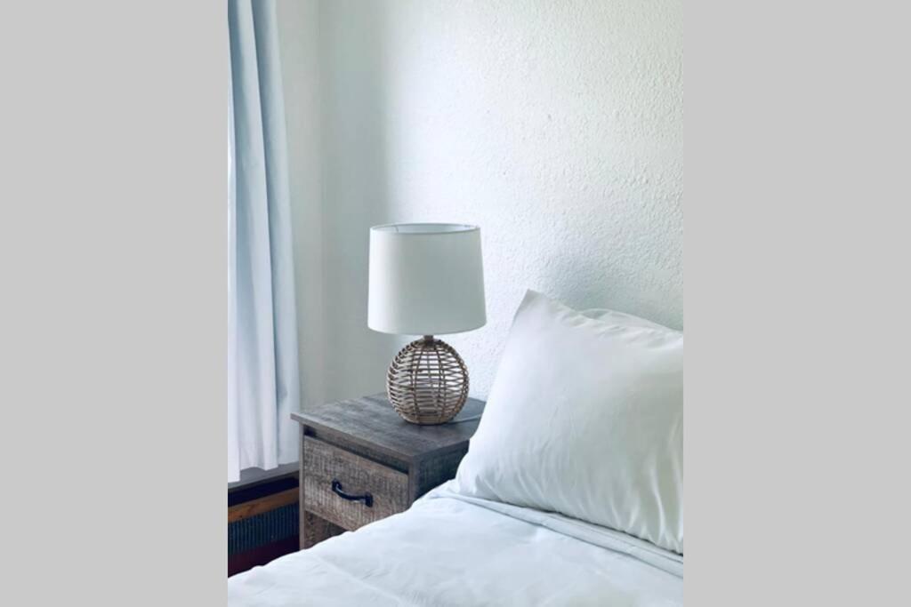 Cozy Cottage With Jacuzzi And Fire Pit And Reading Nook! Livingston Manor エクステリア 写真
